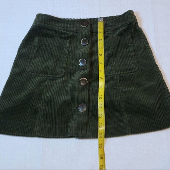 Zara TRF Collection Green Corduroy Button Front Closure Mini Skirt Size XS - Picture 8 of 9